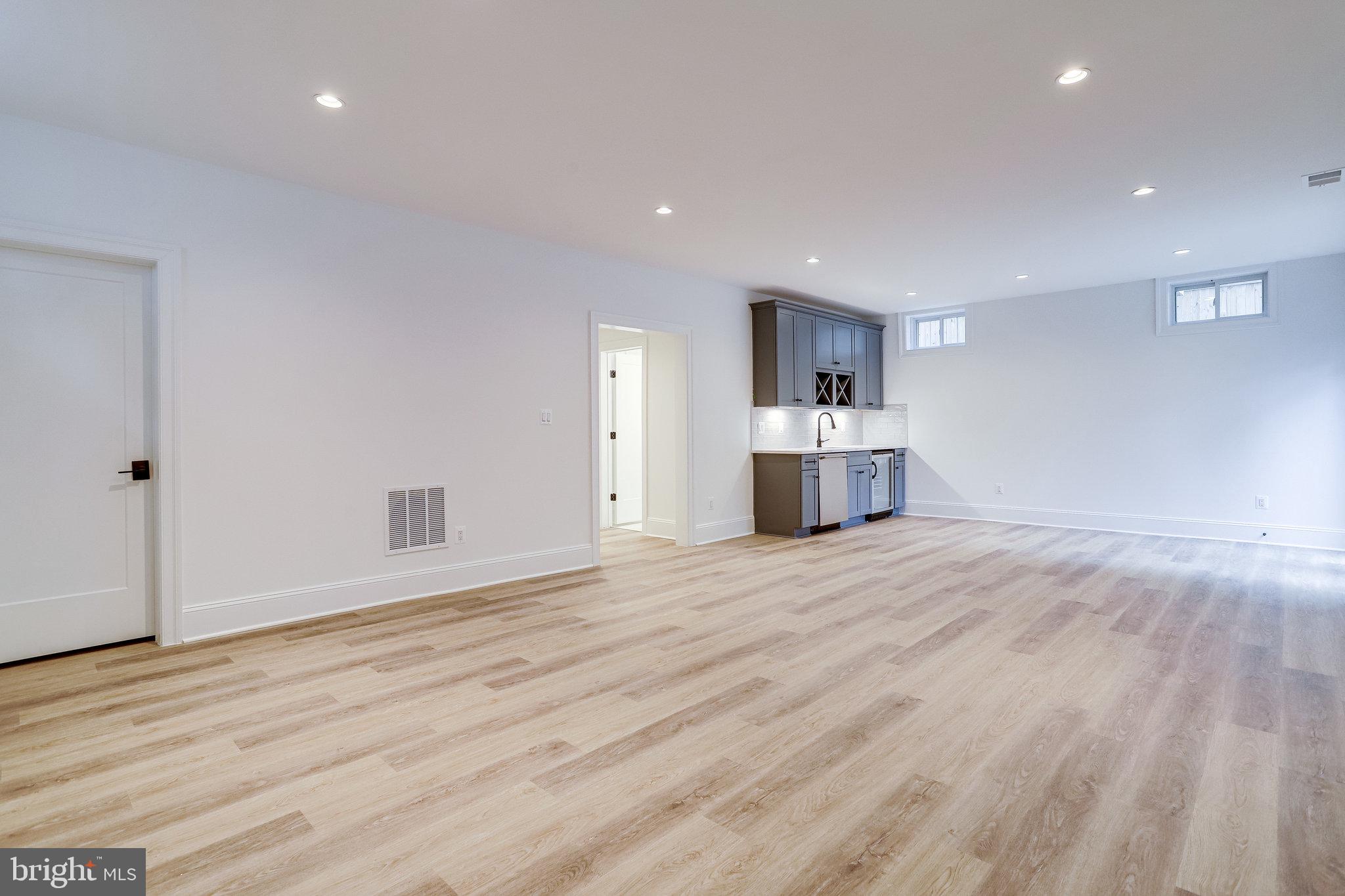 DOUGLAS ESTATES - Residential