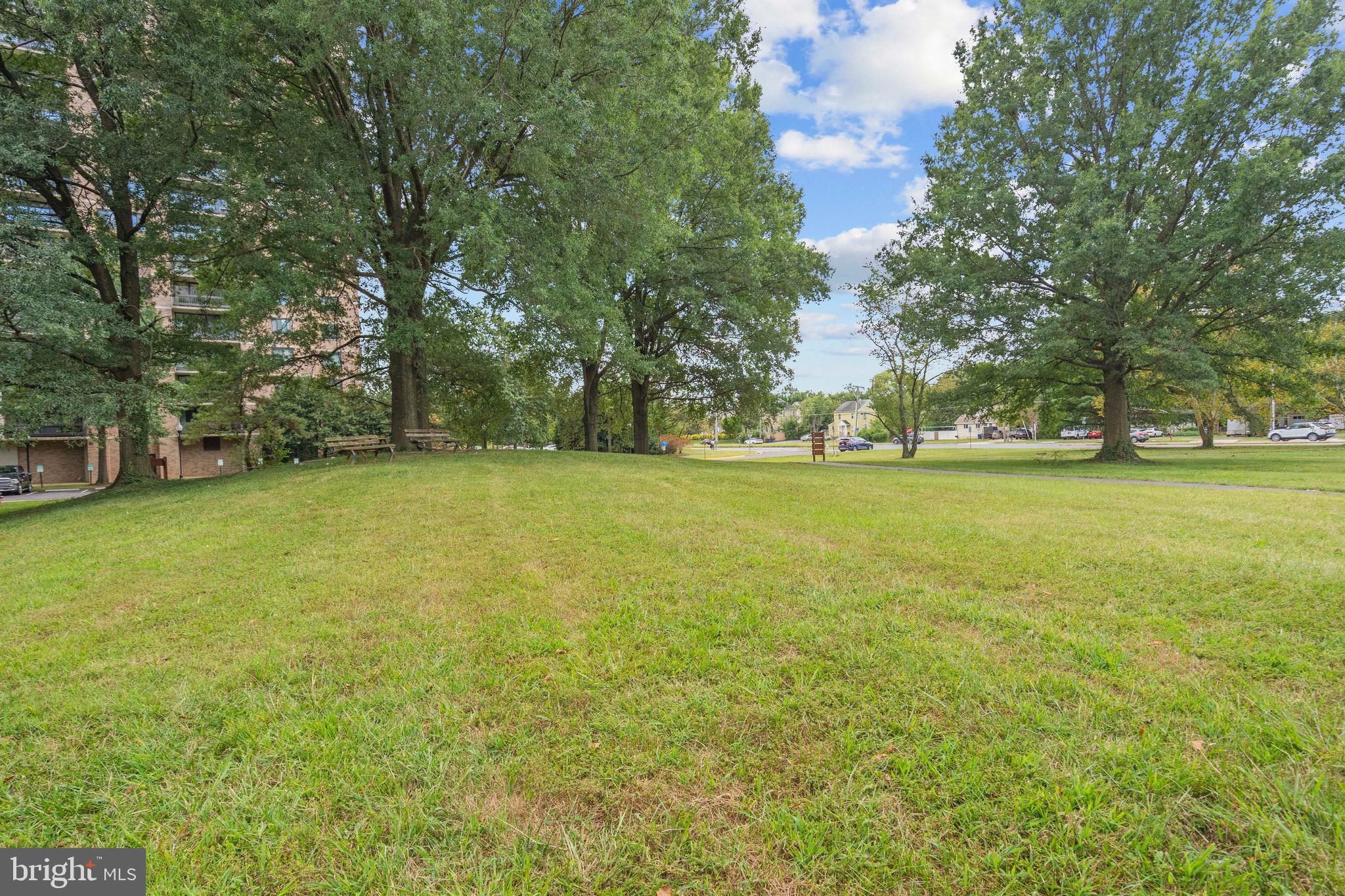 SAVOY PARK CONDOMINIUMS - Residential