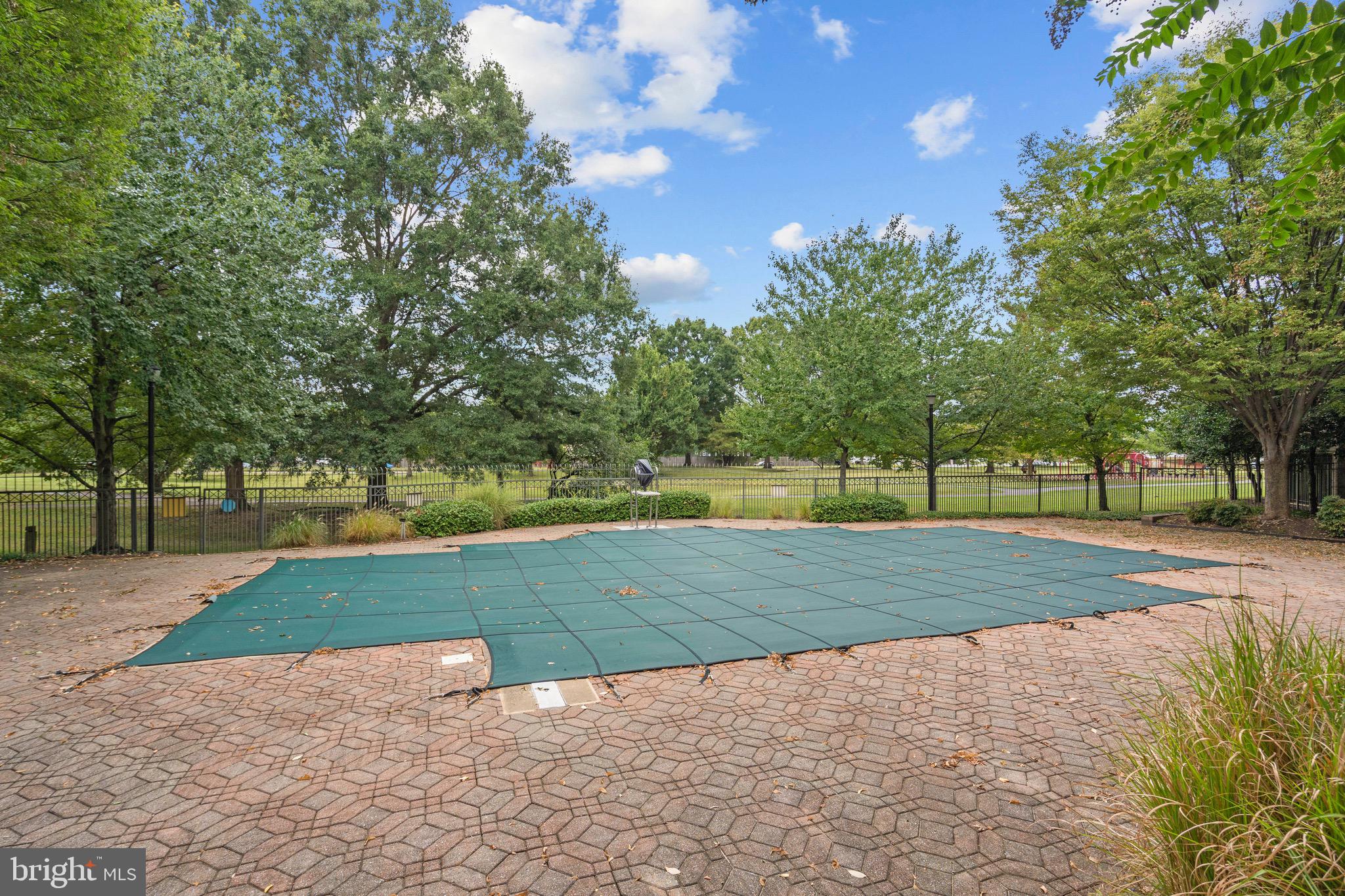 SAVOY PARK CONDOMINIUMS - Residential