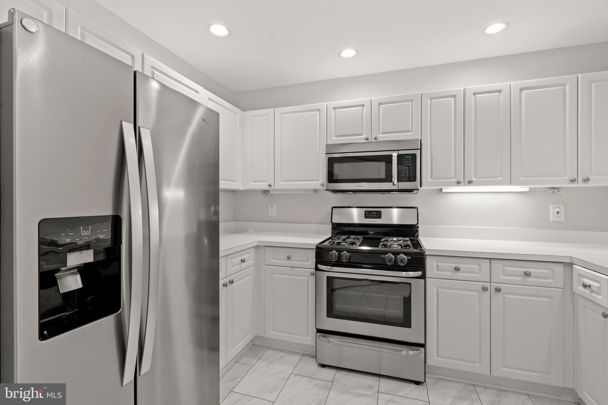 SAVOY PARK CONDOMINIUMS - Residential