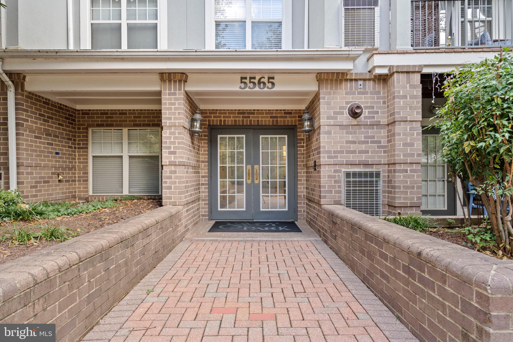 SAVOY PARK CONDOMINIUMS - Residential