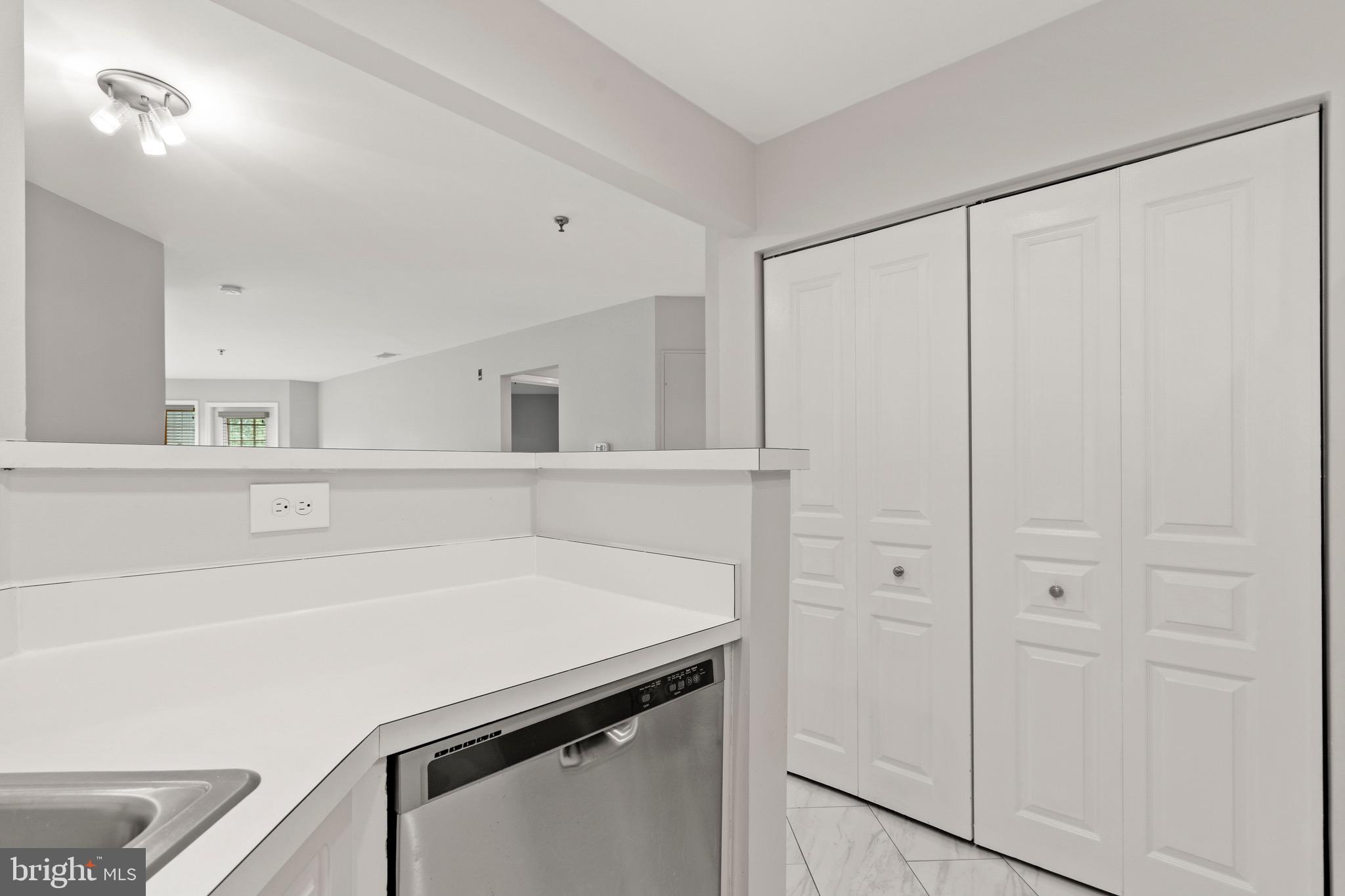 SAVOY PARK CONDOMINIUMS - Residential