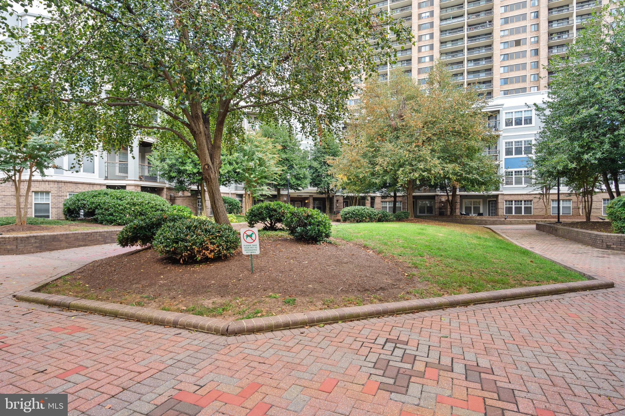 SAVOY PARK CONDOMINIUMS - Residential