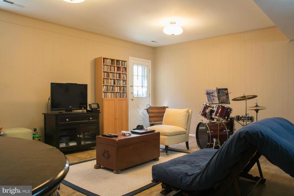 BAY HILLS - Residential