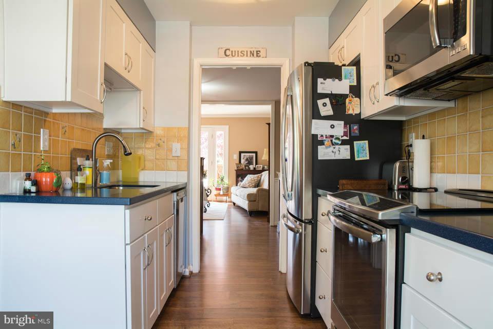 BAY HILLS - Residential