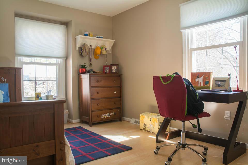 BAY HILLS - Residential