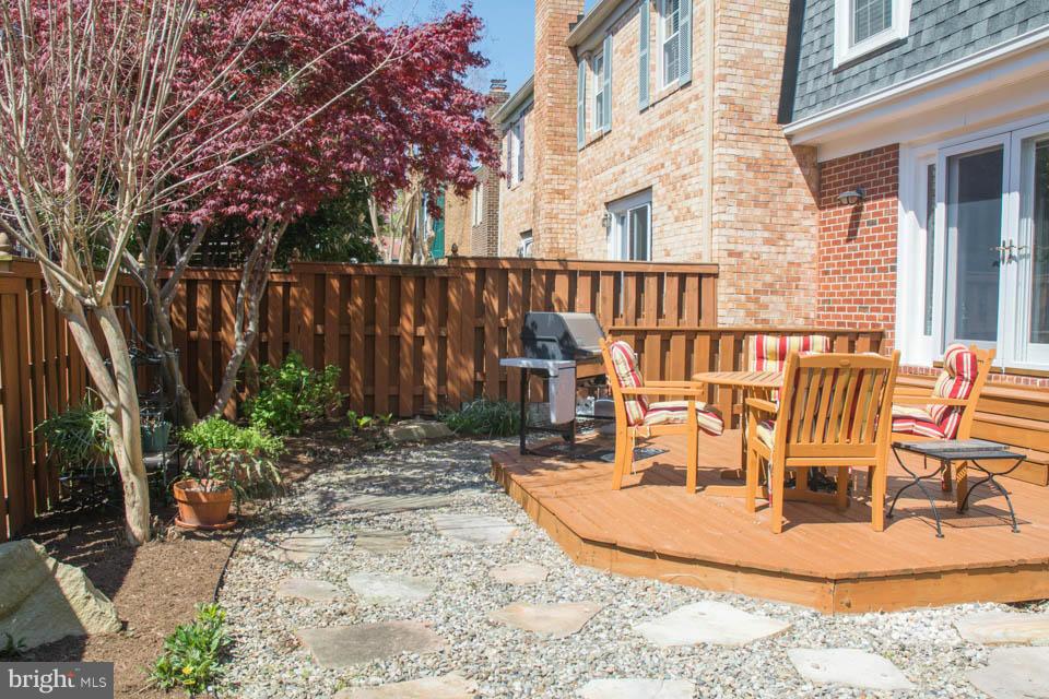 BAY HILLS - Residential