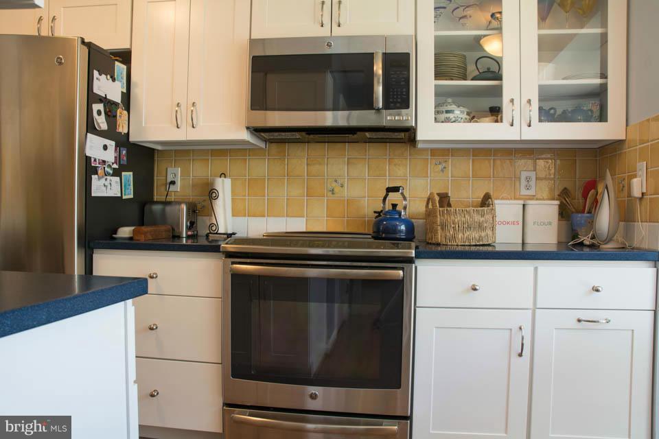 BAY HILLS - Residential