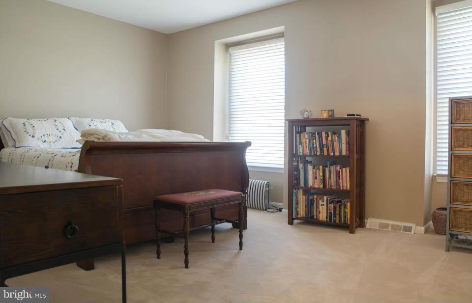 BAY HILLS - Residential