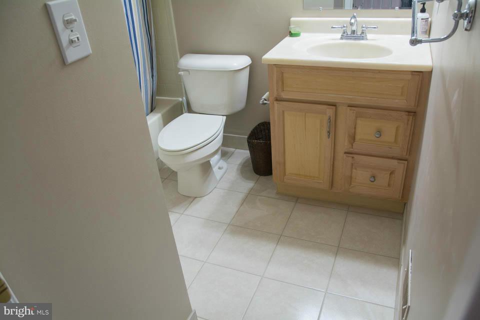 BAY HILLS - Residential