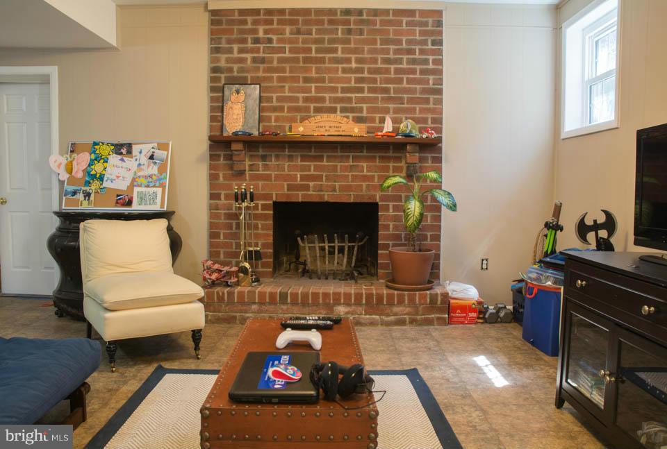 BAY HILLS - Residential