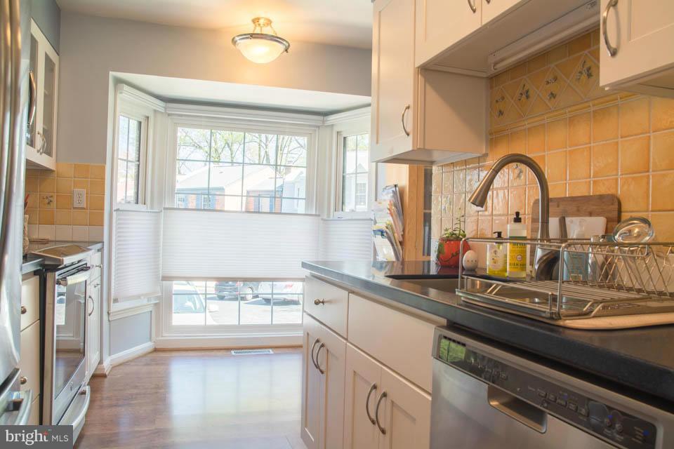 BAY HILLS - Residential