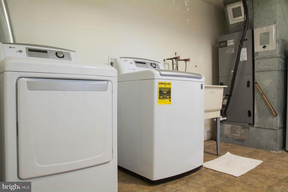 BAY HILLS - Residential