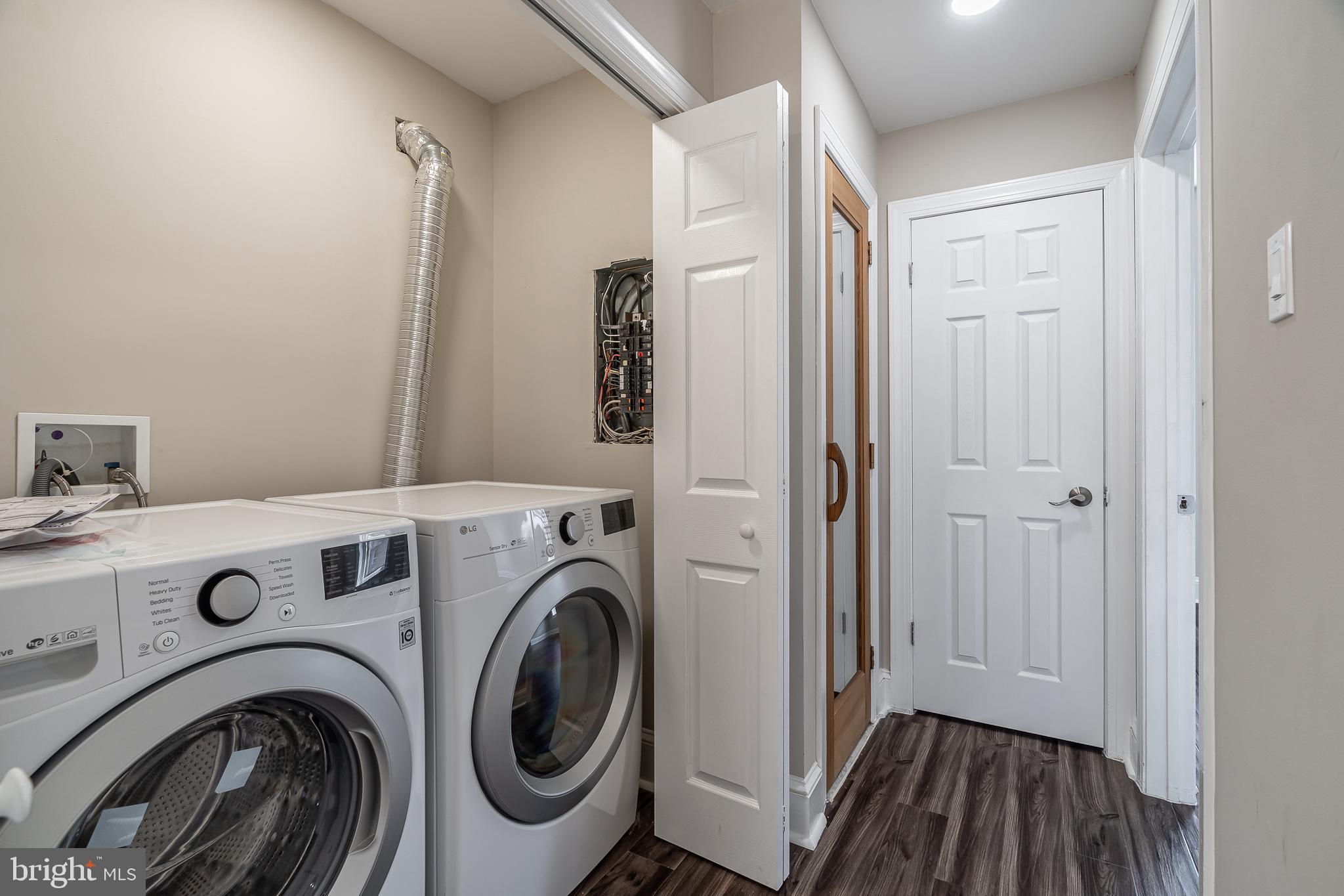 FAIRMOUNT - Residential Lease