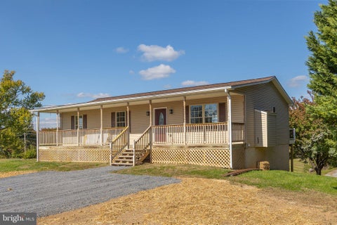 Photo of 337 W Strasburg Road, FRONT ROYAL, VA 22630 (MLS # VAWR2015900)