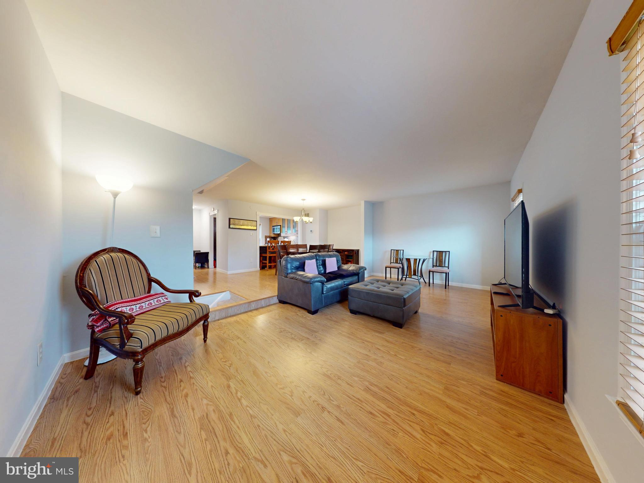 7302 ROLLING OAK LANE