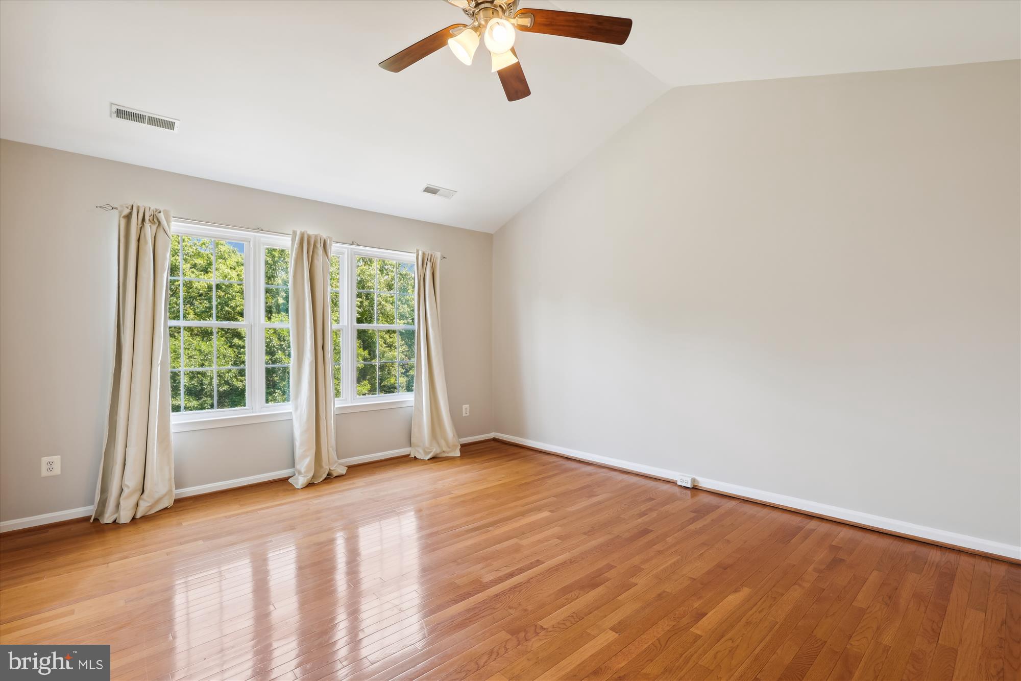 SOUTH RIDING - Residential