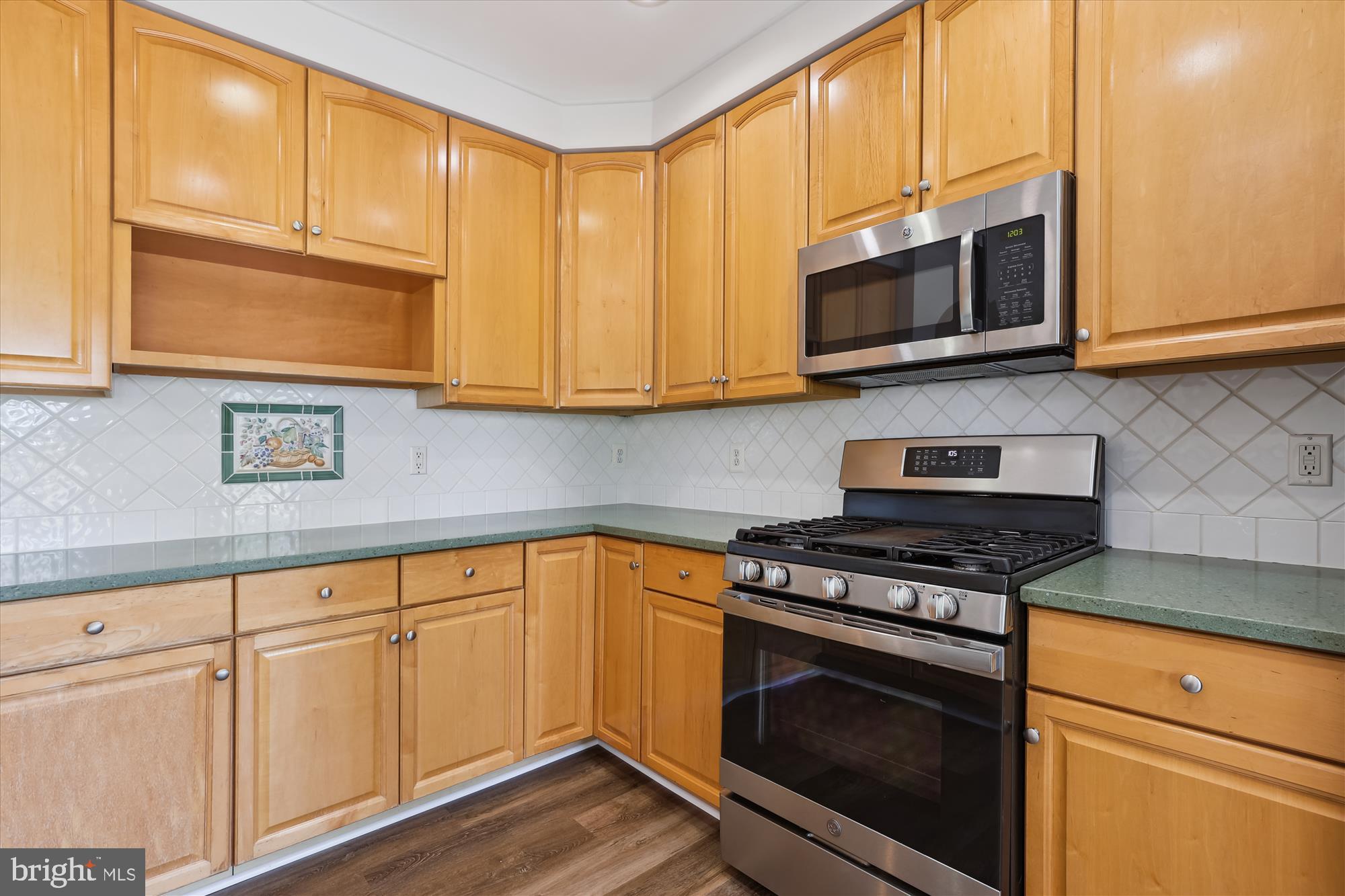 SOUTH RIDING - Residential