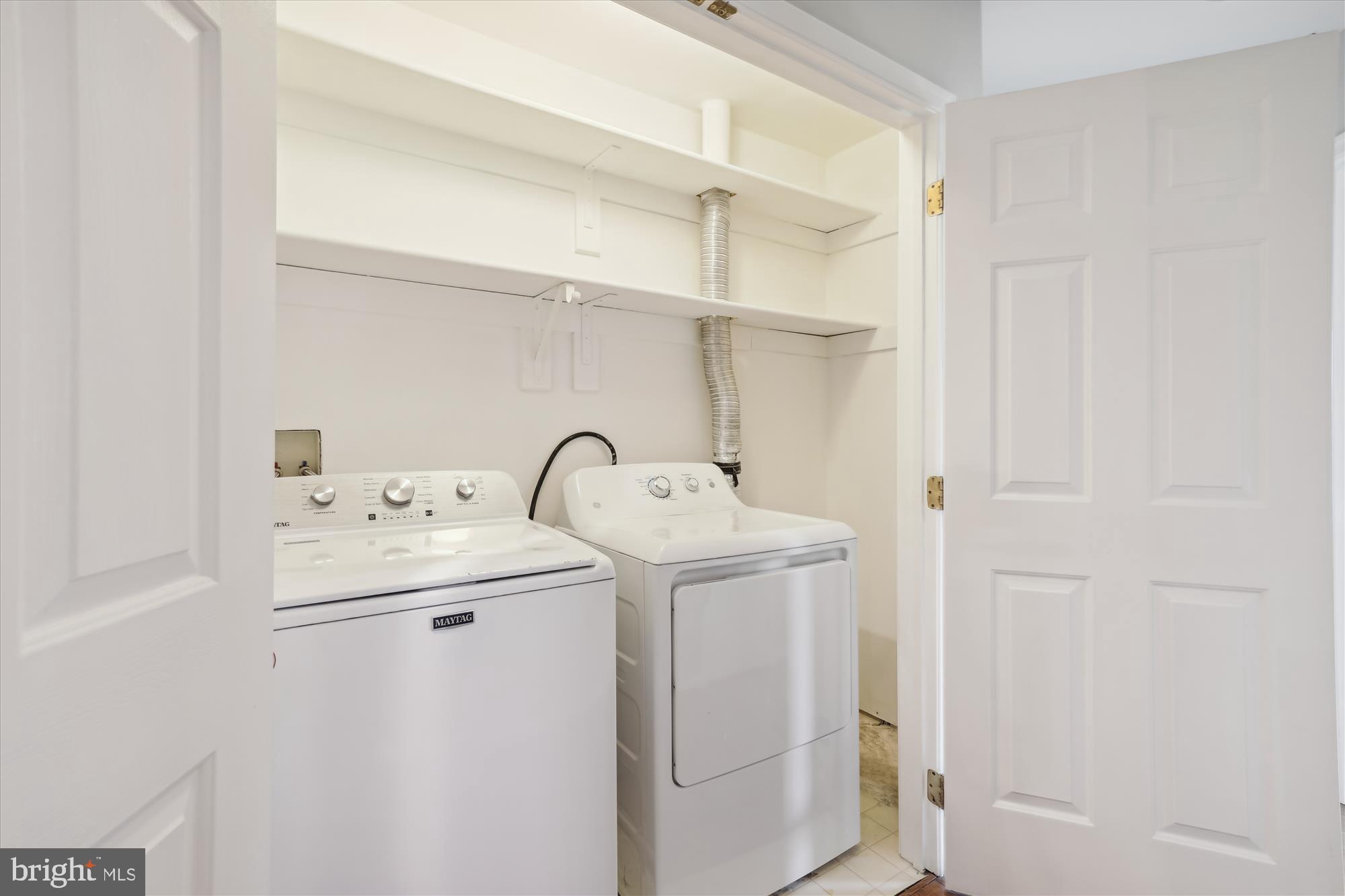 SOUTH RIDING - Residential