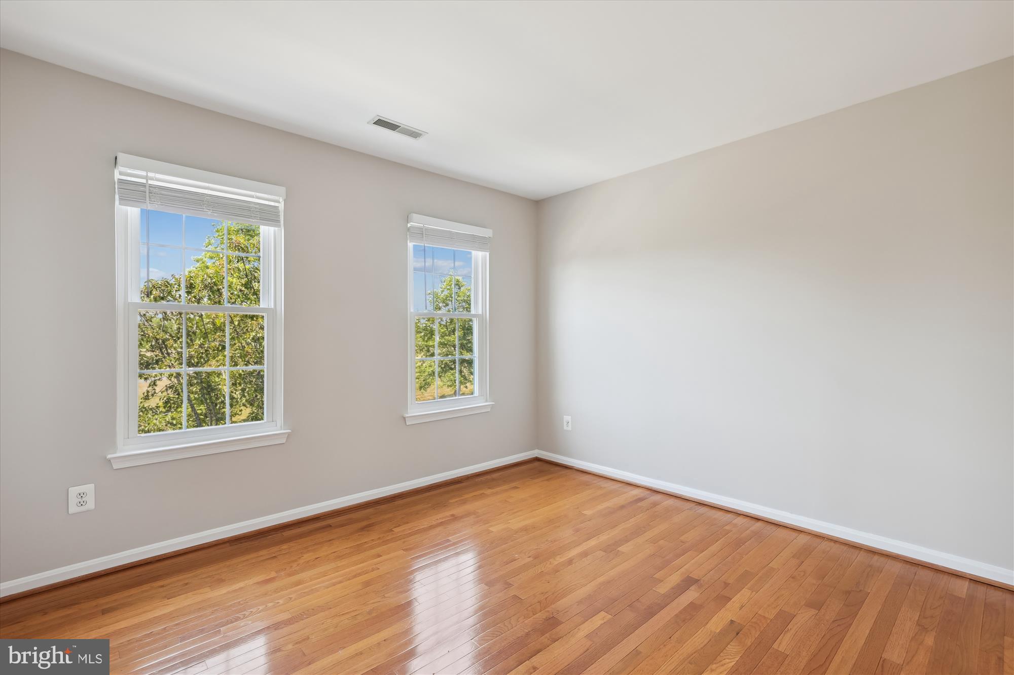 SOUTH RIDING - Residential