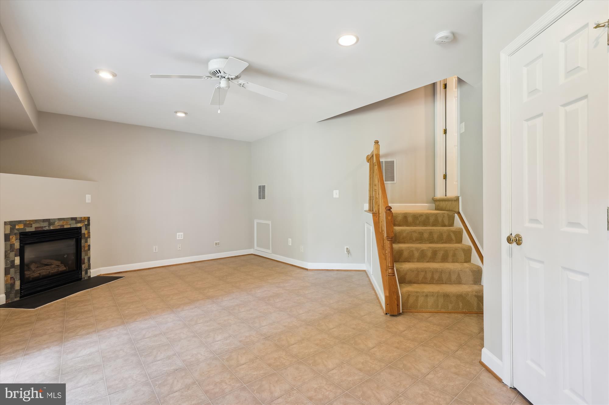 SOUTH RIDING - Residential