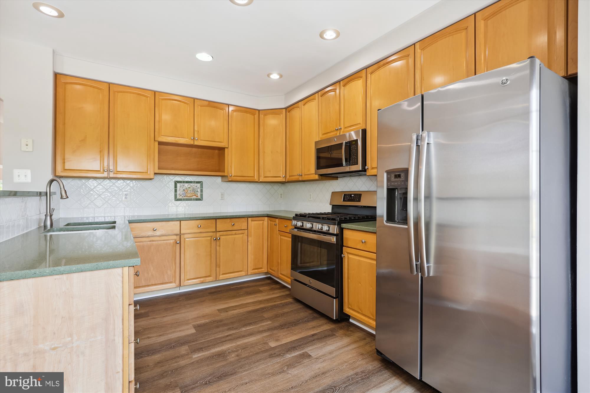 SOUTH RIDING - Residential