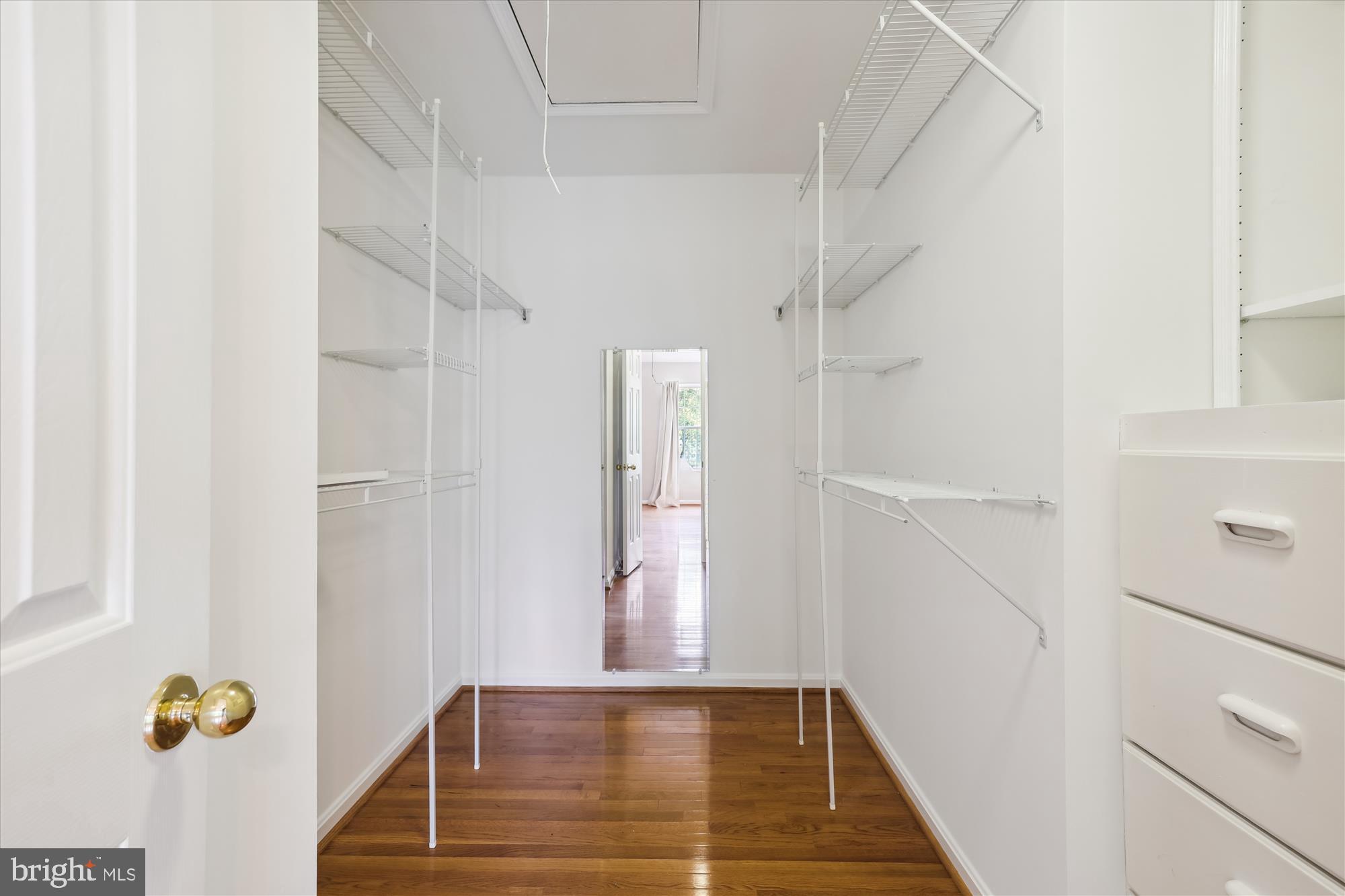 SOUTH RIDING - Residential