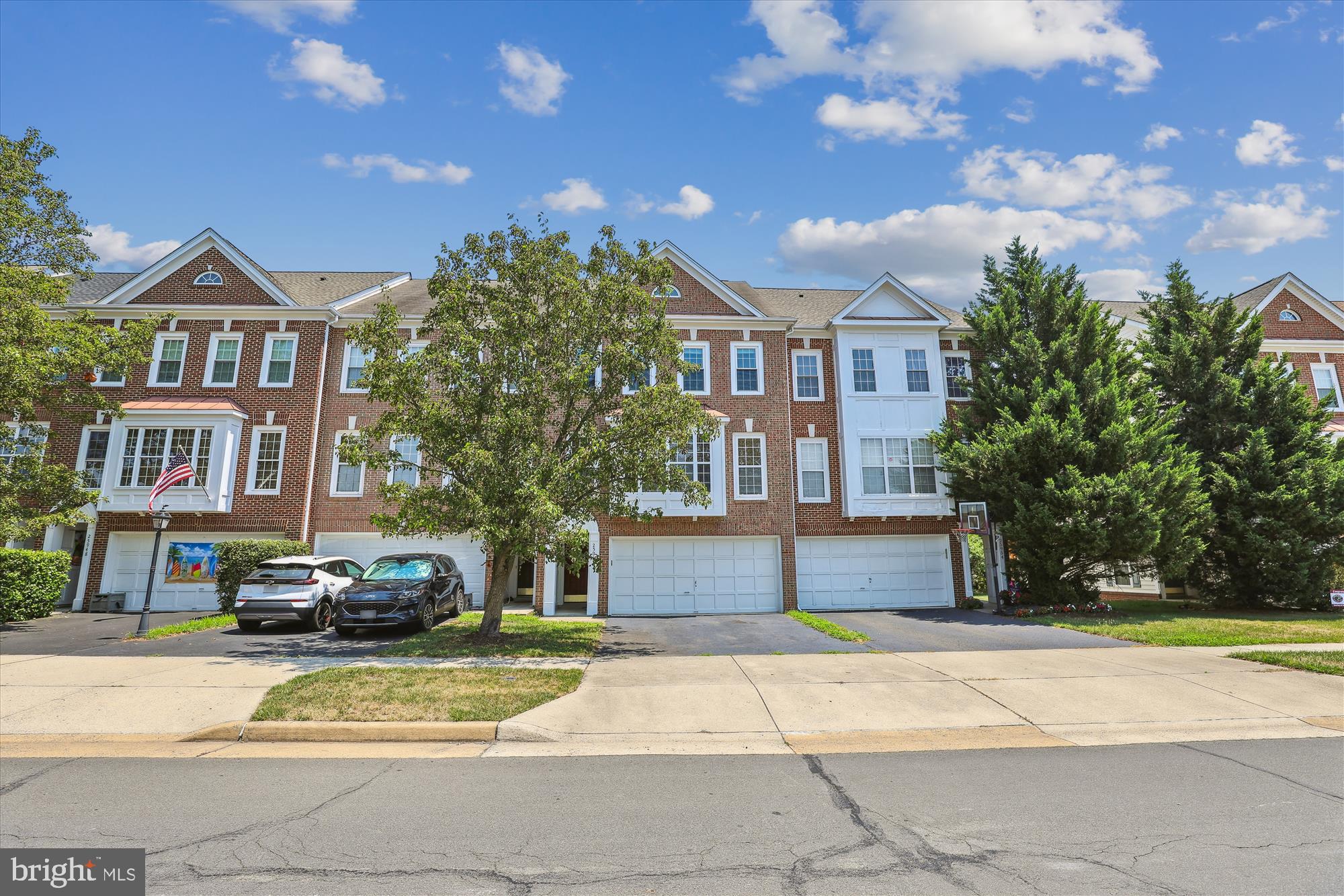 SOUTH RIDING - Residential