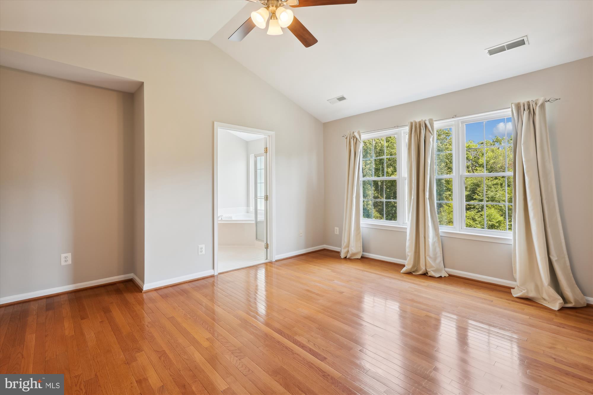 SOUTH RIDING - Residential