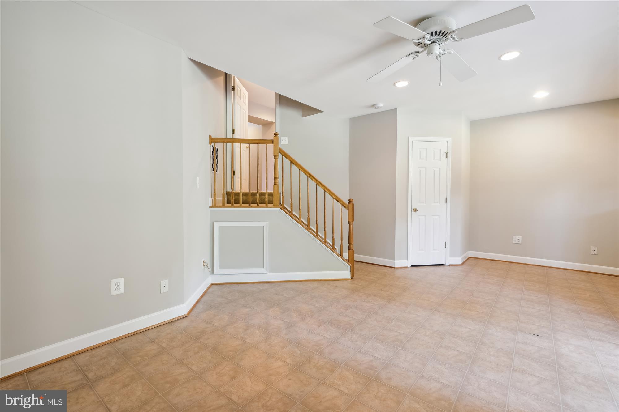 SOUTH RIDING - Residential