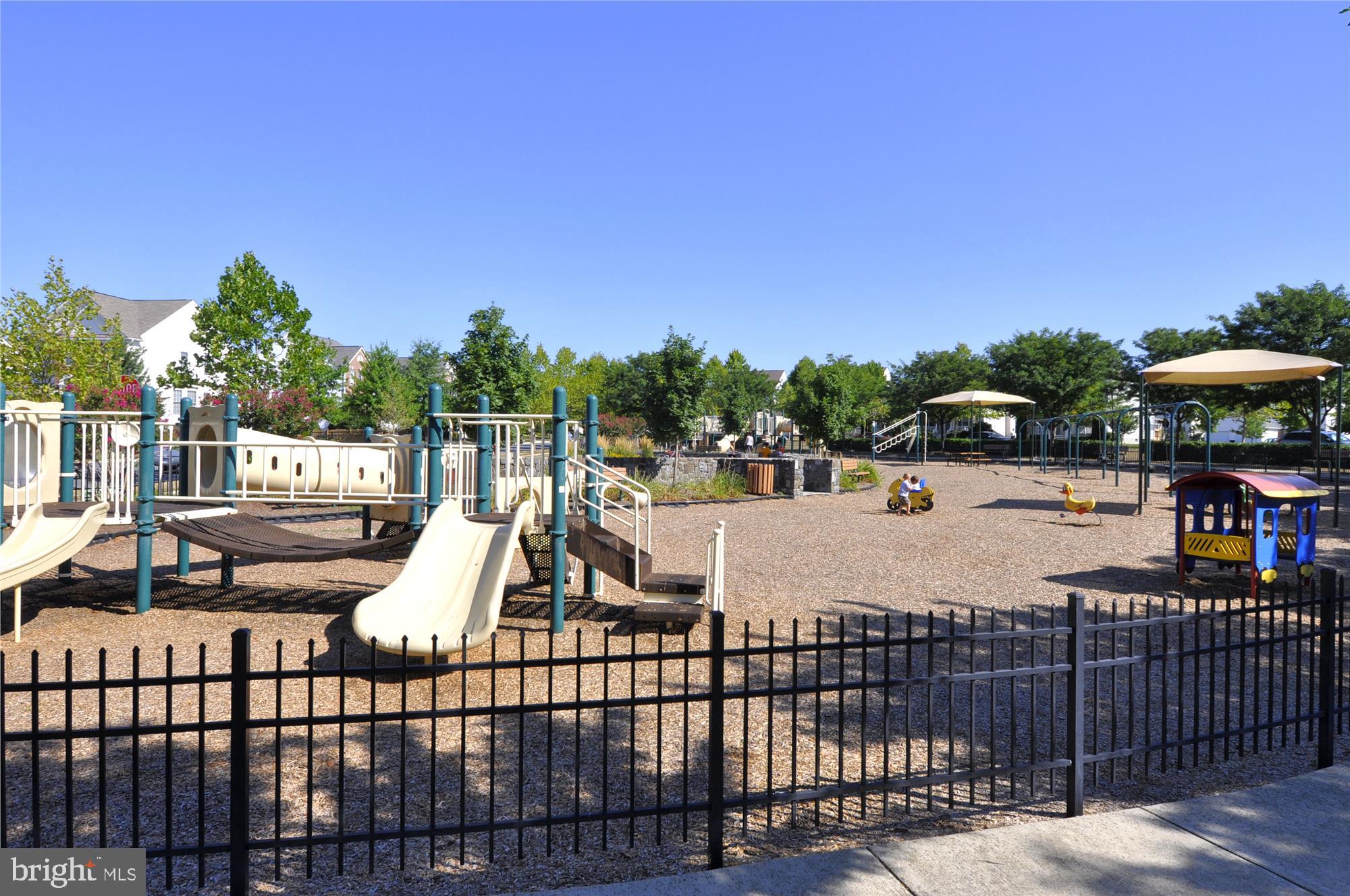 SOUTH RIDING - Residential