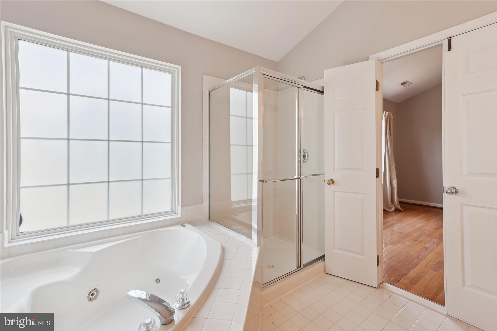 SOUTH RIDING - Residential