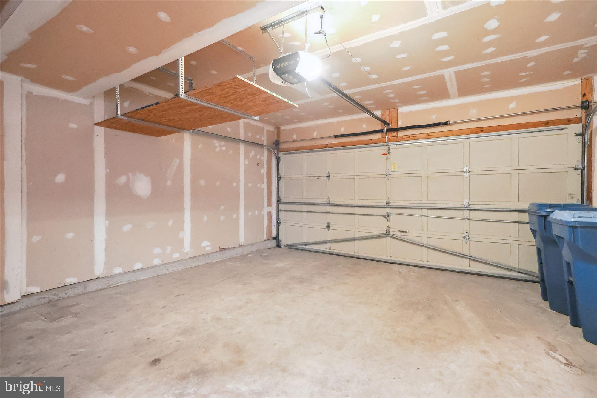 SOUTH RIDING - Residential