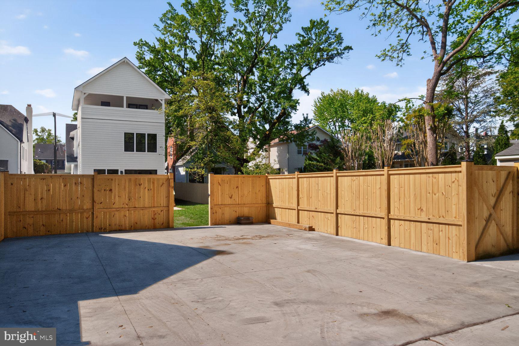 AMERICAN UNIVERSITY PARK - Residential