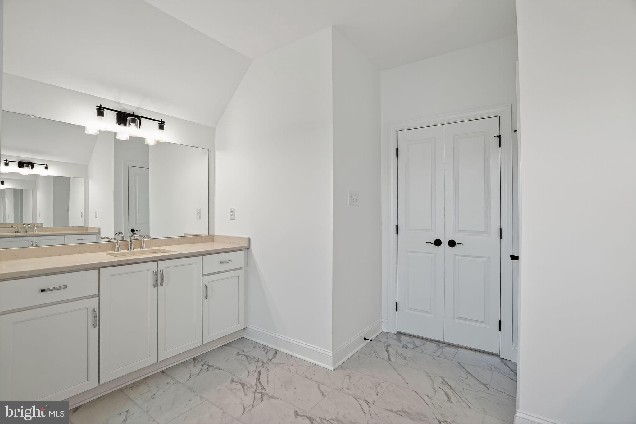 THE MEADOWS AT LONGVIEW - Residential