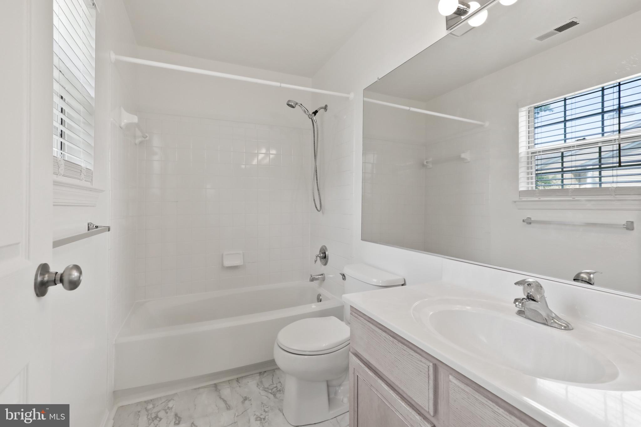 FALLS GABLE - Residential