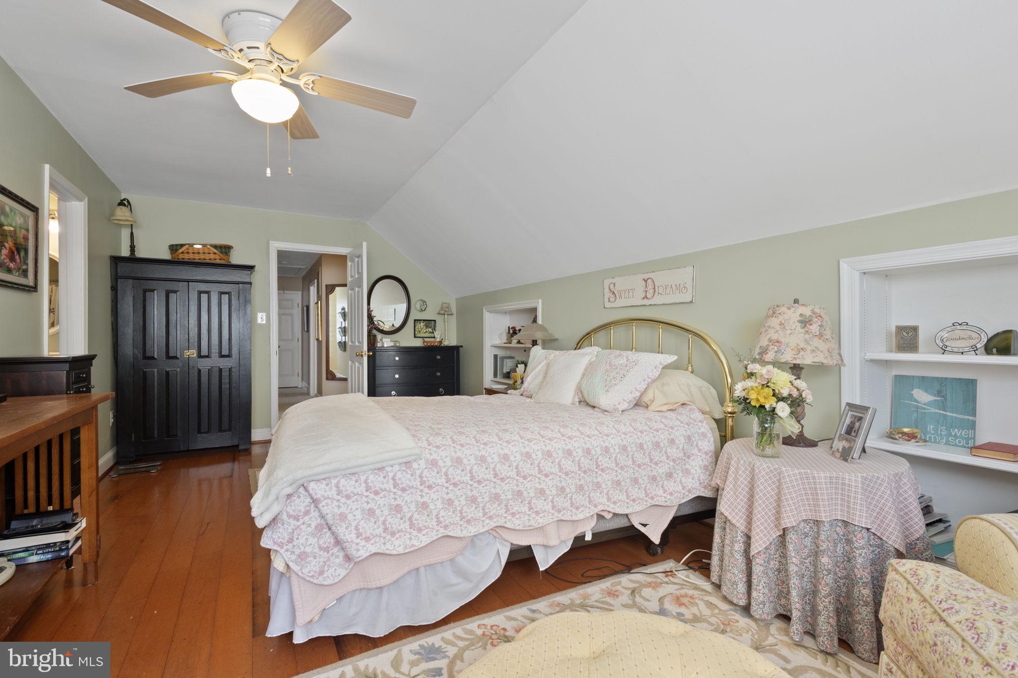 JEFFERSON ESTATES - Residential