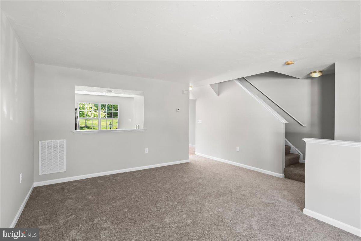 208 KNOLLWOOD ROAD