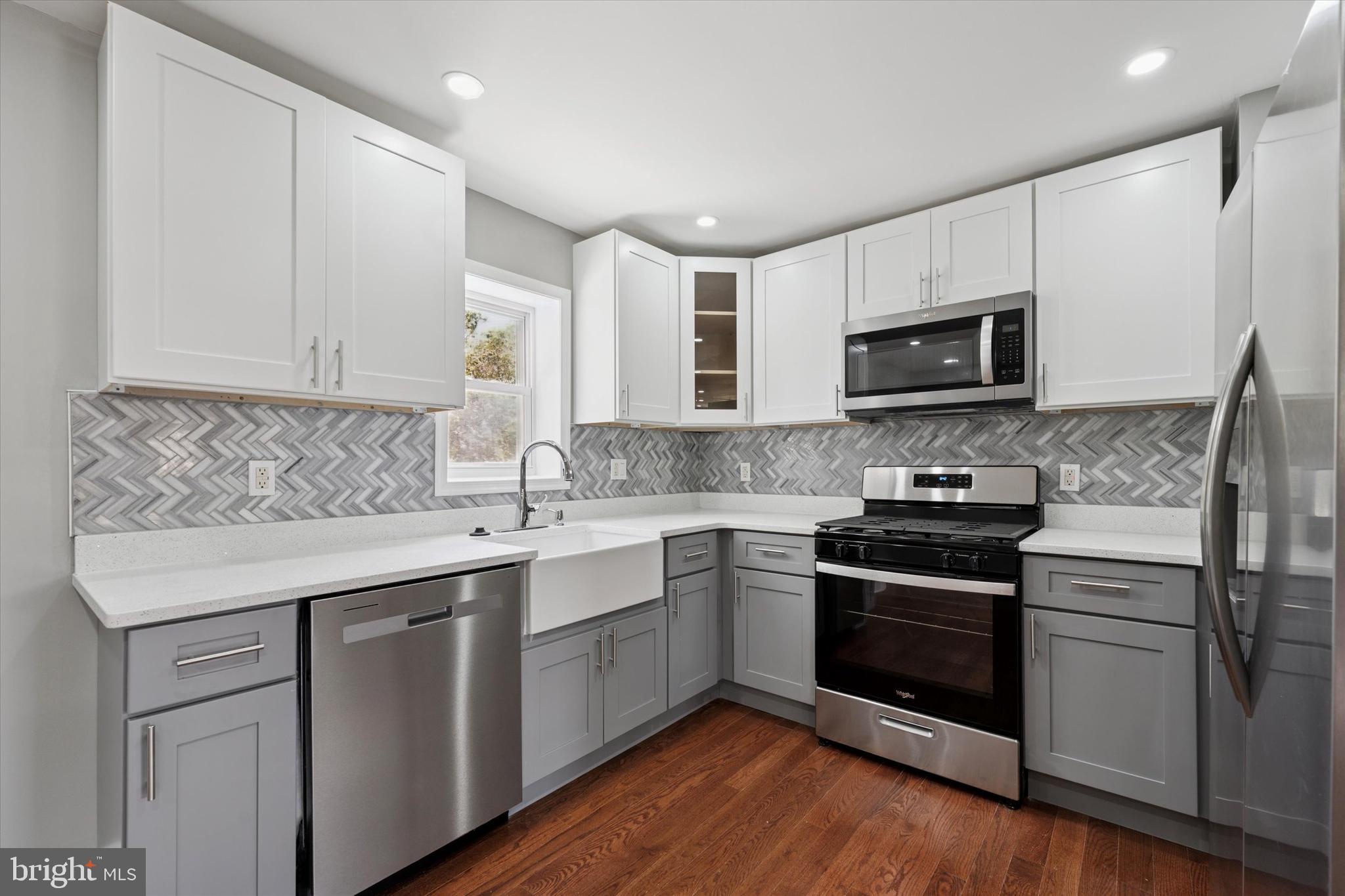 1319 PATRICK HENRY PLACE