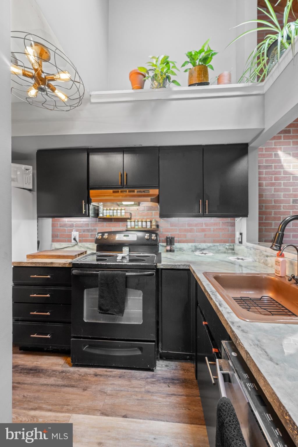 24 BROOKSIDE COURT 24