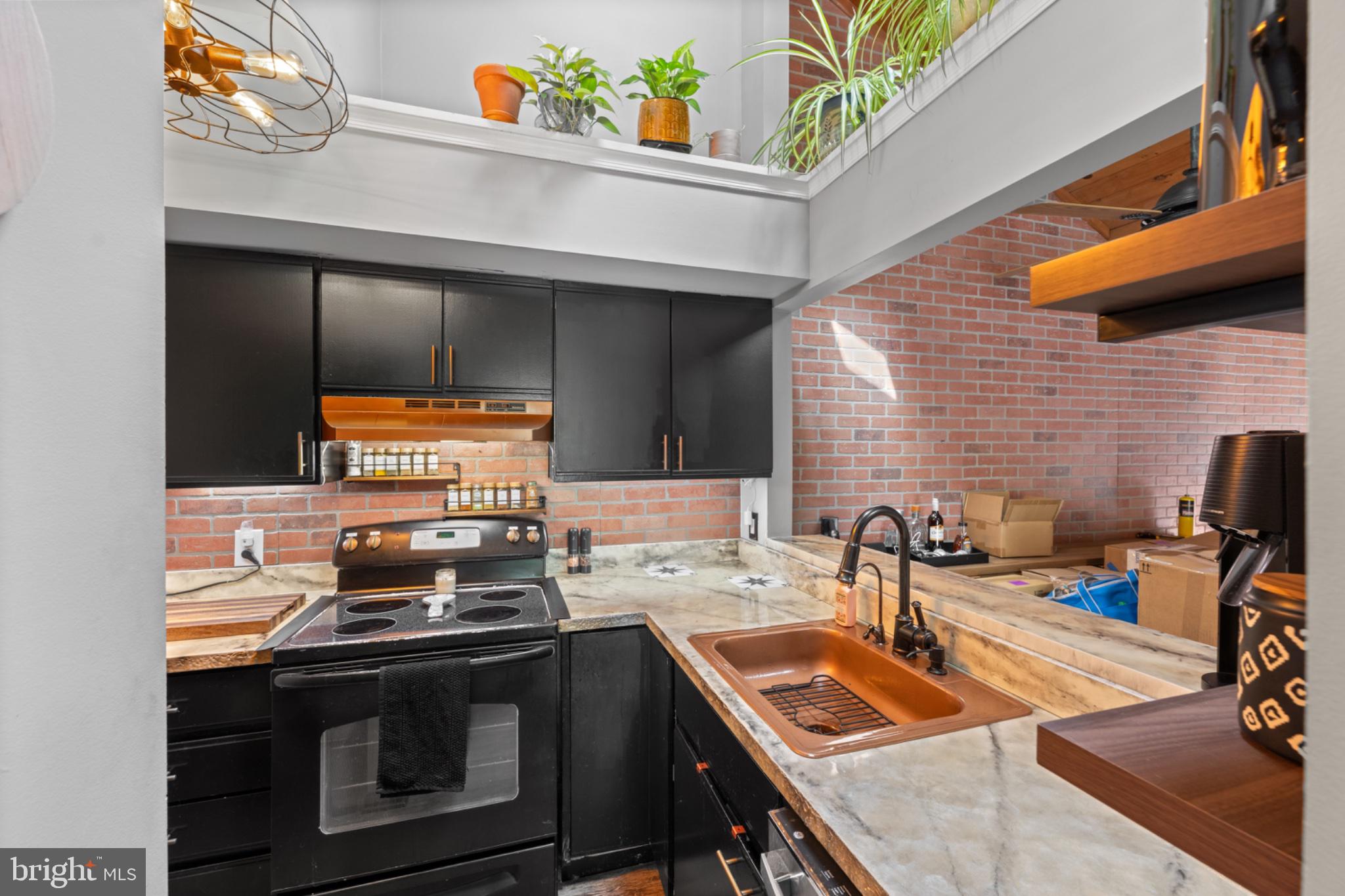 24 BROOKSIDE COURT 24