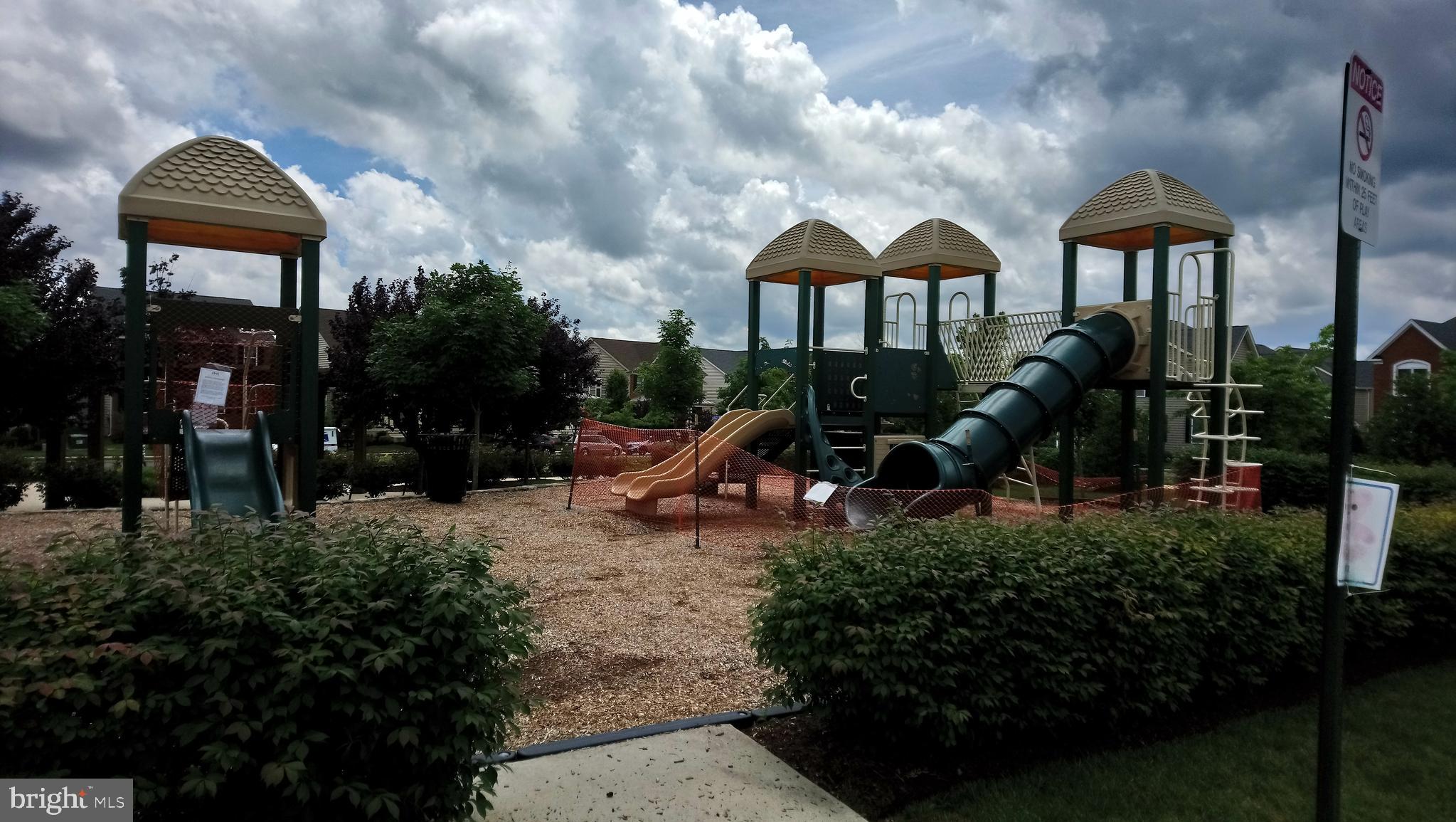 LOUDOUN VALLEY ESTATES 2 - Residential Lease