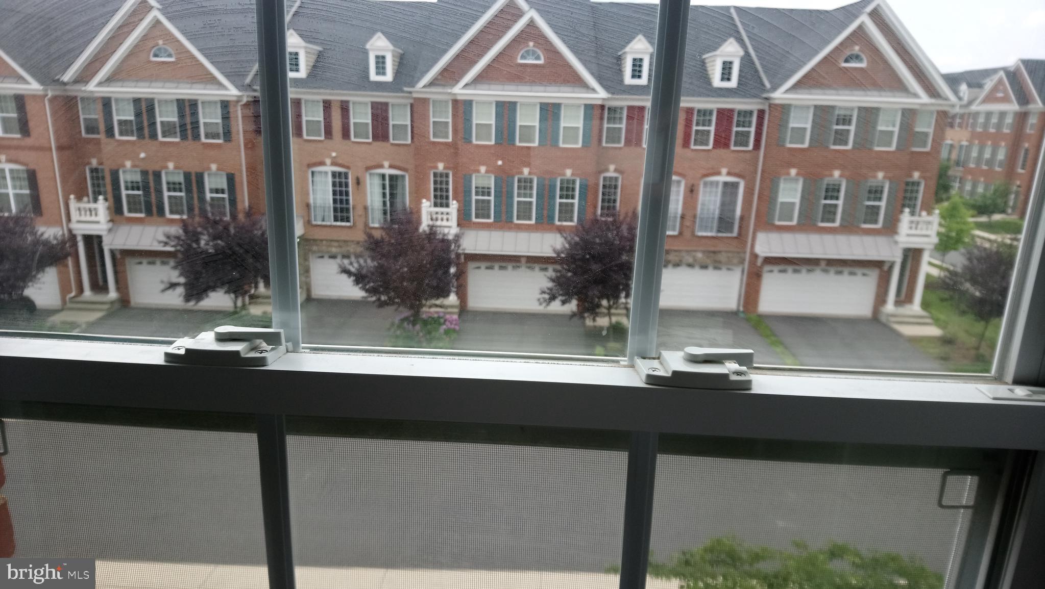 LOUDOUN VALLEY ESTATES 2 - Residential Lease