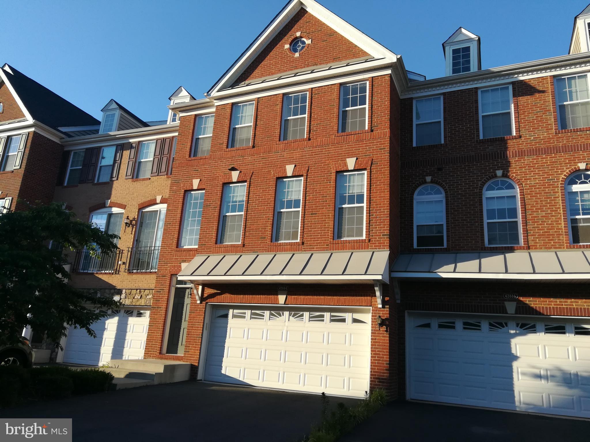 LOUDOUN VALLEY ESTATES 2 - Residential Lease