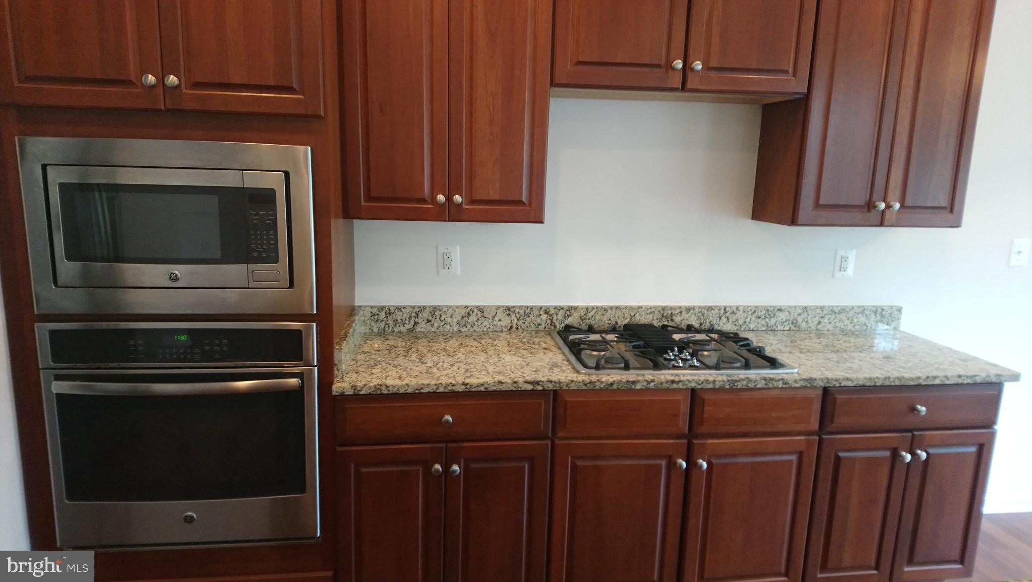 LOUDOUN VALLEY ESTATES 2 - Residential Lease