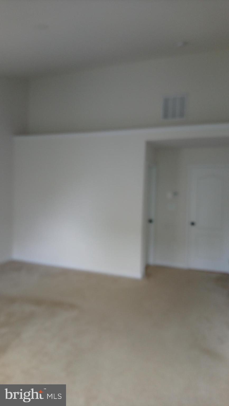 LOUDOUN VALLEY ESTATES 2 - Residential Lease