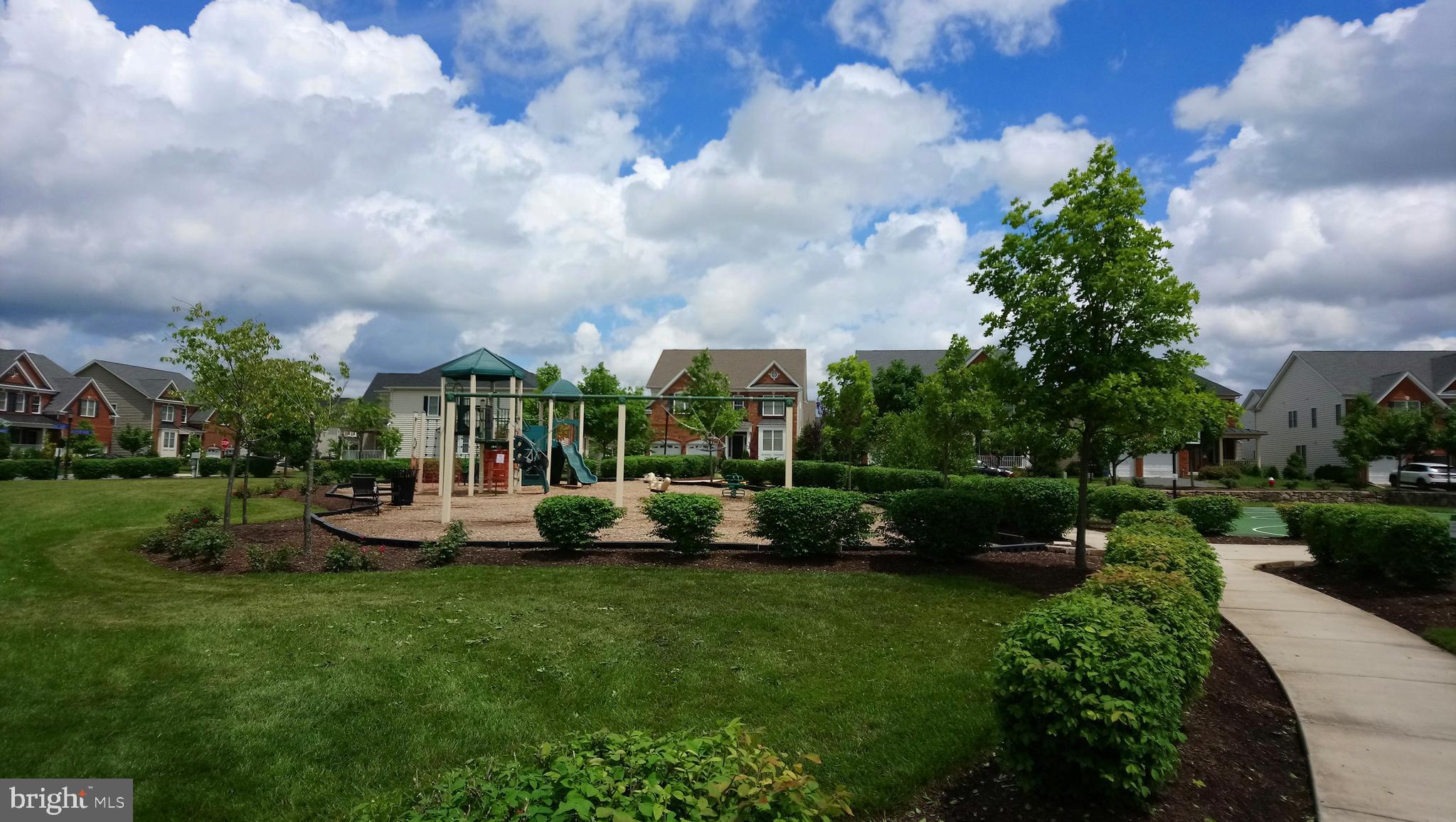 LOUDOUN VALLEY ESTATES 2 - Residential Lease