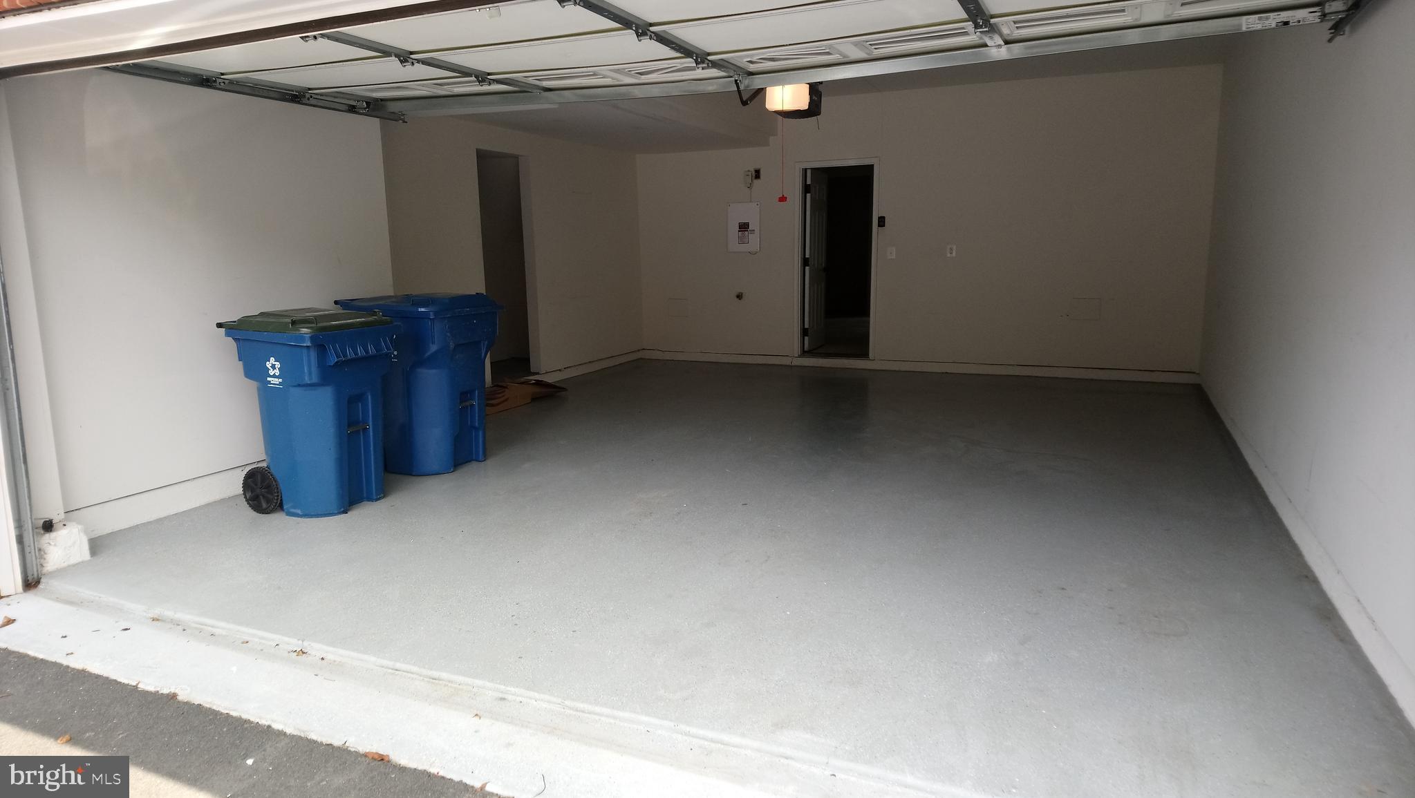 LOUDOUN VALLEY ESTATES 2 - Residential Lease