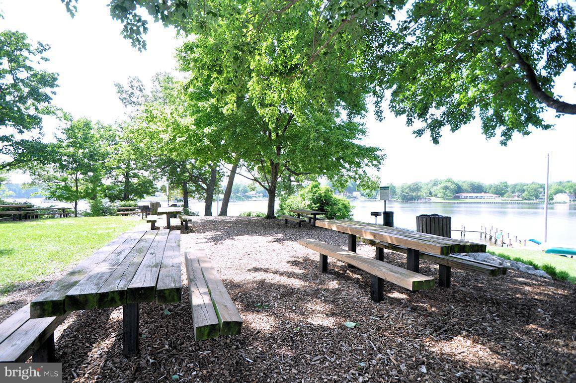 ELIZABETHS LANDING - Residential