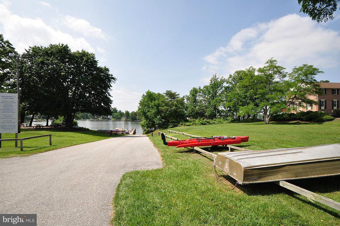 ELIZABETHS LANDING - Residential